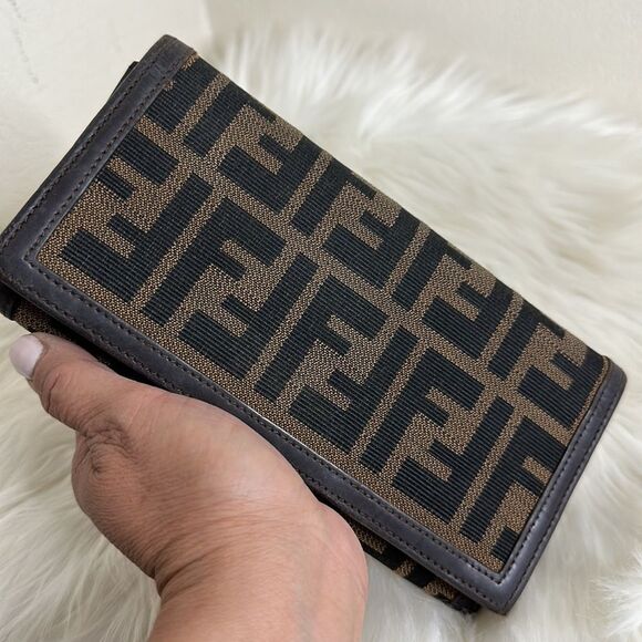 💯Authentic Fendi Long Wallet 🍀 - Picture 15 of 16